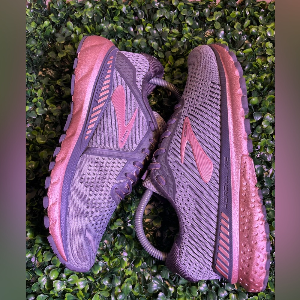 🔥 BROOKS ADRENALINE GTS 20 GREY ROSE PINK WOMENS SIZE 7 RUNNING SHOE 1202961b067 - Picture 6 of 9